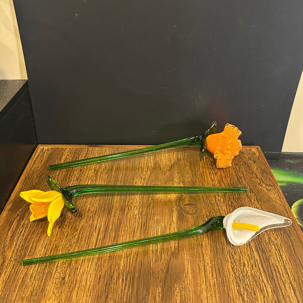 Vintage Hand Blown Art Glass Flowers Set of 3
